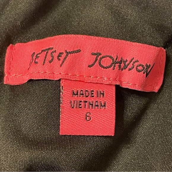 BETSEY JOHNSON Back Cutout Sheath Dress‎ in Black - Picture 6 of 8